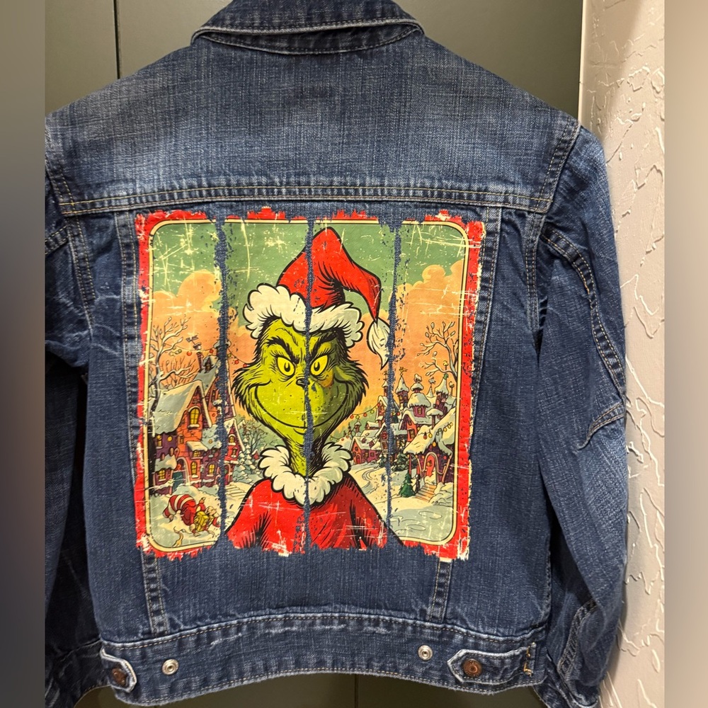 Size 8 Grinch denim jacket kids